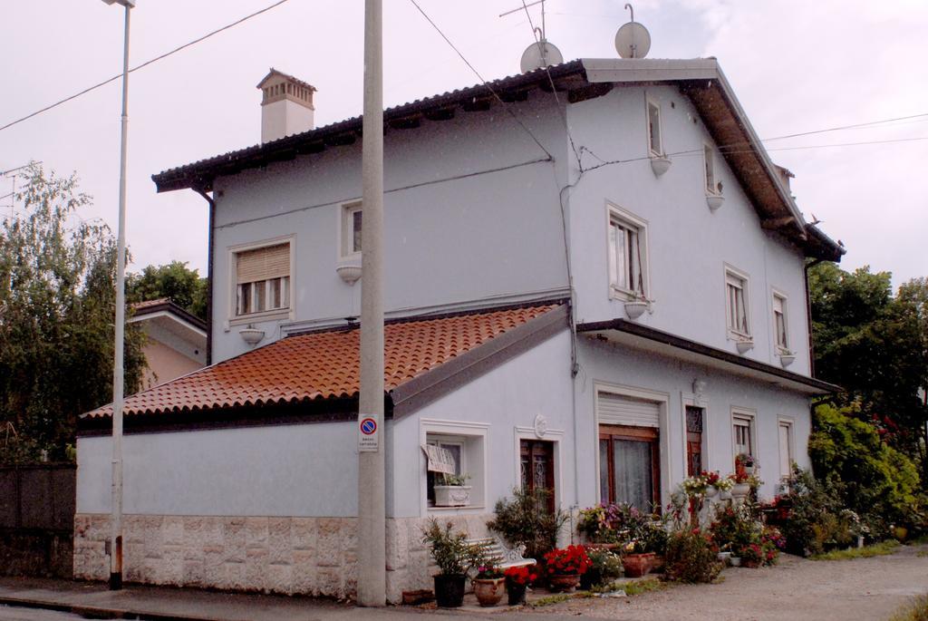 Villa Fiorita Монфальконе Номер фото